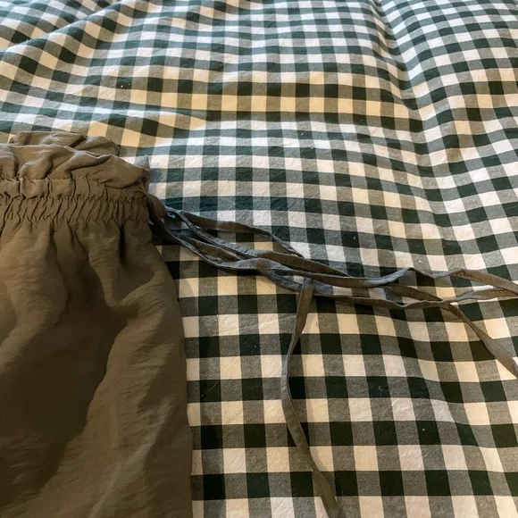 A new day High-Rise Paperbag Waist Wide-Leg Pants - Olive size Small - Picture 4 of 4